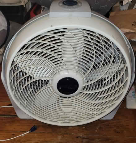 Photo of free 25" Cyclone Fan - 3 Setting (Cleveland St & Washington Ave.) #3