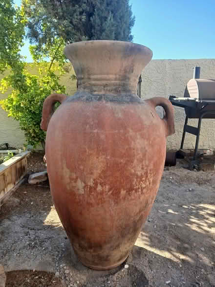 Photo of free Large Terra Cotta Vase (The Lakes) #1