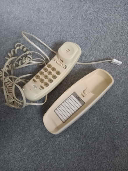 Photo of free manual corded phone (Frimley Green GU16) #1