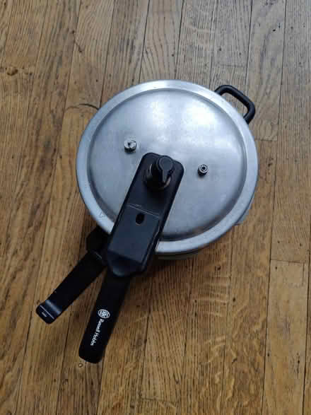 Photo of free Russell Hobbs 4L pressure cooker (Friern Barnet, N11) #1