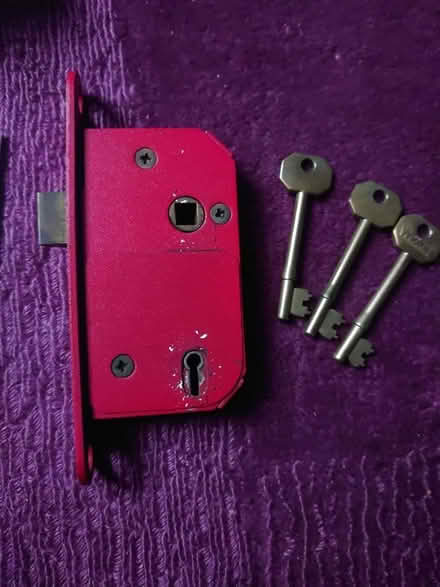 Photo of free Wicks Door lock and 3 keys (Maidstone ME15 Near TownCenter) #4