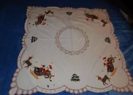 Photo of free table covering (Mavis and Rathburn) #1