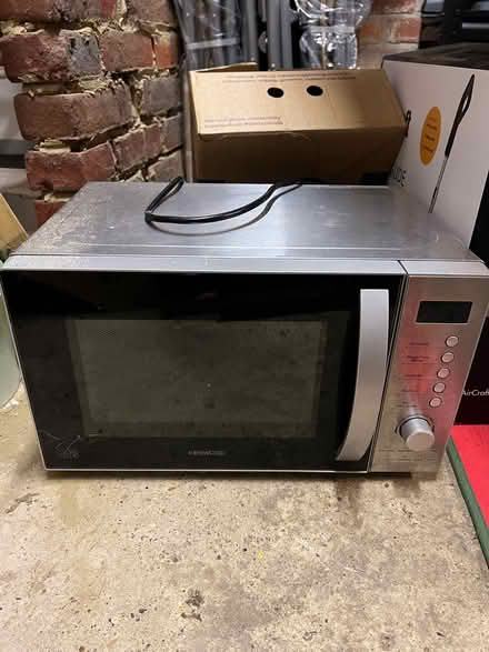 Photo of free Very old microwave (Cr2) #1