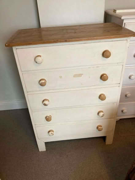 Photo of free Small chest of drawers (Lower Morden SM4) #1