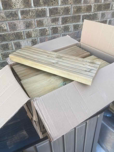 Photo of free Dozen deck board off-cuts 45 x 14 x 3 cm (Yate BS37) #1
