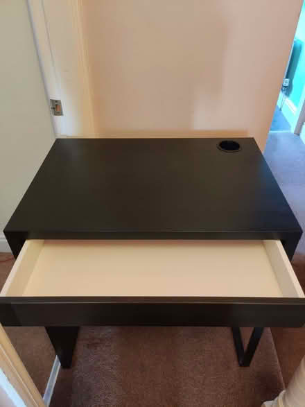 Photo of free Small desk (Droylsden M11) #3