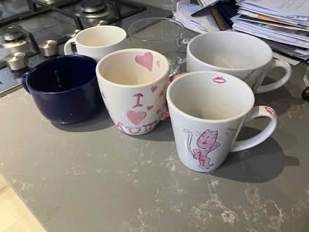 Photo of free Variety of cups (Coulsdon, nr, train station) #1