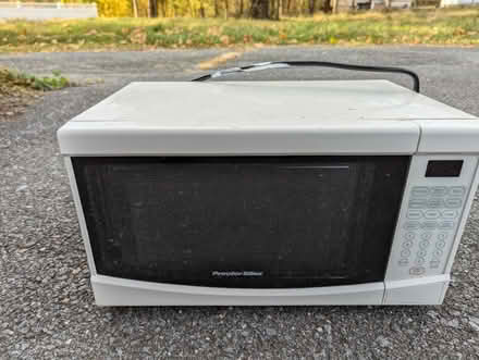 Photo of free microwave (Fort Washington MD) #1