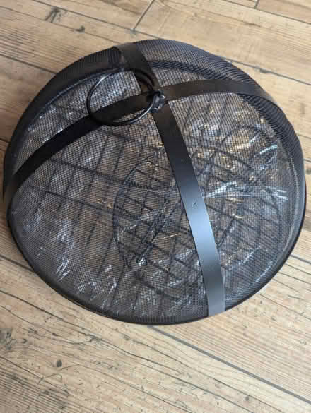 Photo of free Cover and grill for fire pit (Kibworth Beauchamp LE8) #1