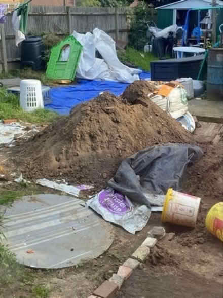 Photo of free tonnes of soil take as much u want (guildford GU1) #1