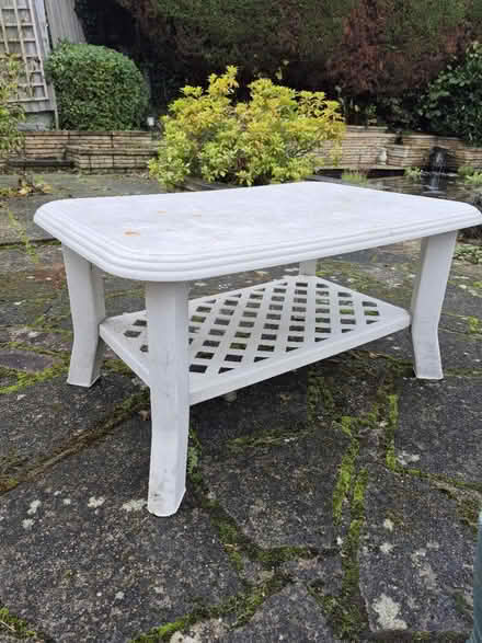 Photo of free Plastic table (CM3 Danbury) #1