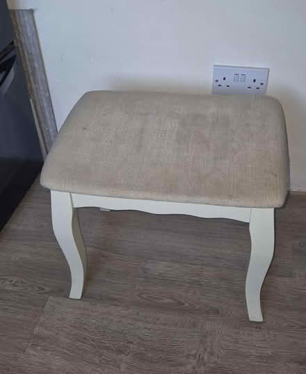 Photo of free Stool (CH65) #1
