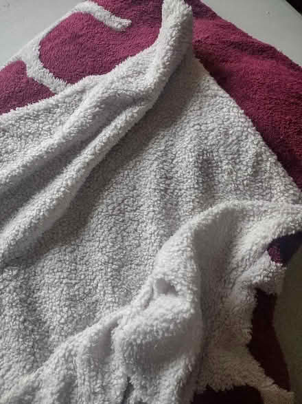 Photo of free 2) post for a 2nd Single Tufty Fleece Winter Duver Cover + P (Barons Court W6) #3