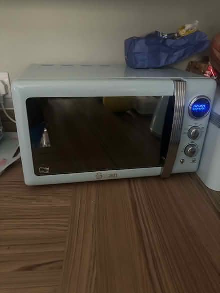 Photo of free Blue swan microwave (Westhampnett PO18) #1