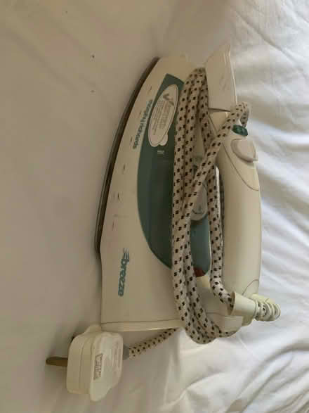 Photo of free Morphs Richards Steam iron (Idle Bradford) #1