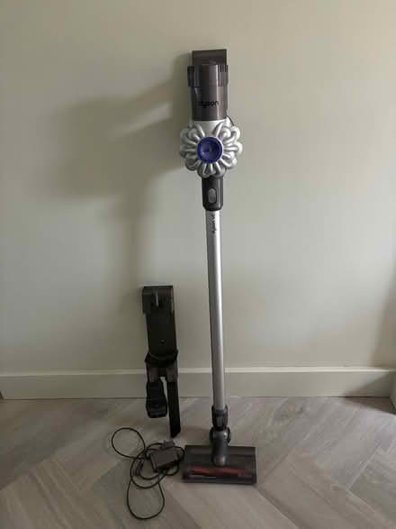 Photo of free Dyson V6 Vacuum Cleaner (Thurrock RM17) #2