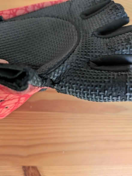Photo of free Women's lifting gloves (Tranmere CH42) #4