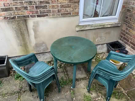 Photo of free Plastic outdoor table and chairs (OX2, near railway station) #1