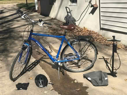 Photo of free Men's 28" bicycle and equipment (Terrace View Lake) #1