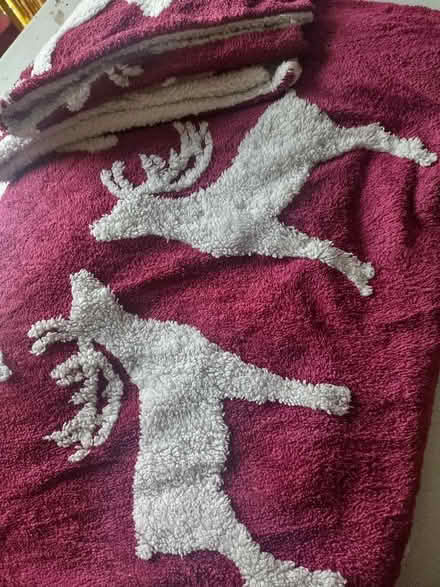 Photo of free 2) post for a 2nd Single Tufty Fleece Winter Duver Cover + P (Barons Court W6) #2