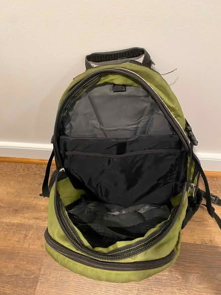 Photo of free Mountain Hardware Hiking Backpack (22205) #2