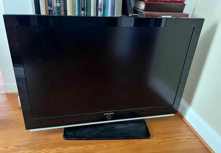 Photo of free 46” Samsung television (Tenleytown) #1