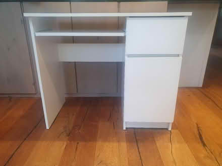 Photo of free Desk (High Barnet) #1