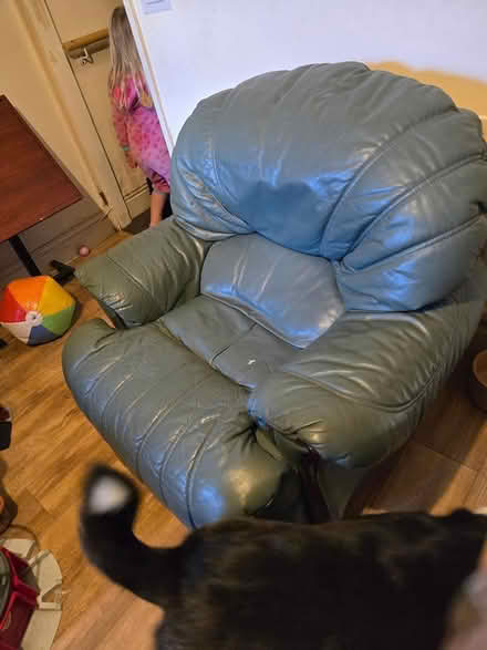 Photo of free 2 recliner armchairs (Nuneaton CV10) #2
