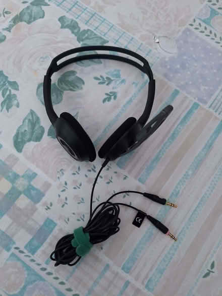 Photo of free Wired headphone with microphone. (St Anne's on the Sea FY8) #2