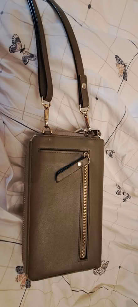 Photo of free Cross Body Mobile Phone Bag (WR14 Malvern Link) #2