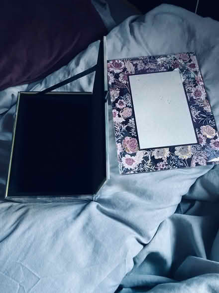 Photo of free picture frame and jewellery box (Loughborough LE11) #2