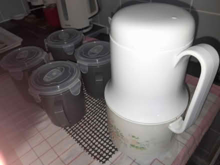 Photo of free Thermos jug and 4 sealable mugs (Sidcup DA14) #2