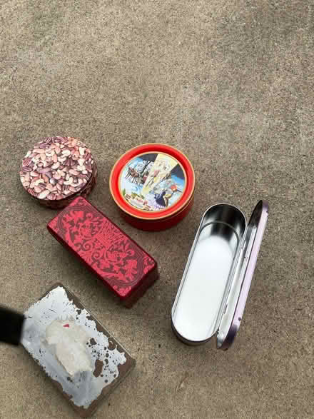 Photo of free 5 metal containers with lids (Monta Vista) #3
