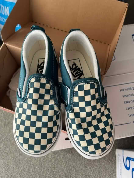 Photo of free Kids sneaker (SW19 8qz) #1