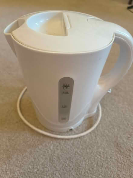 Photo of free White 1.7 litre electric kettle (TW1 2BT) #1