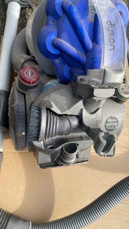 Photo of free DC19 Dyson for spares (Maidenhead SL6) #3