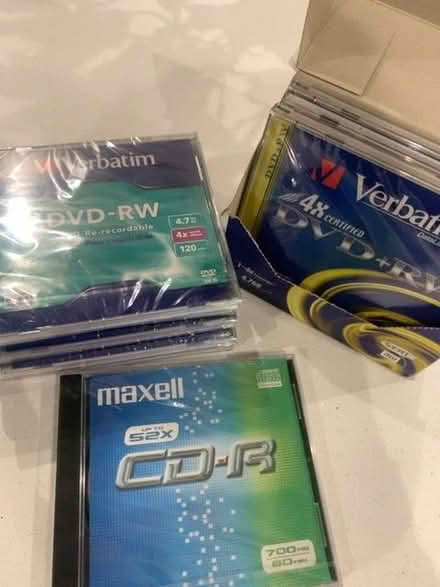 Photo of free Re-recordable DVDs -9 & 1 recordable CD (Lee SE12) #1