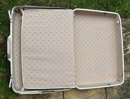 Photo of free Samsonite Large White 75cm Suitcase (AL5 4XT) #4