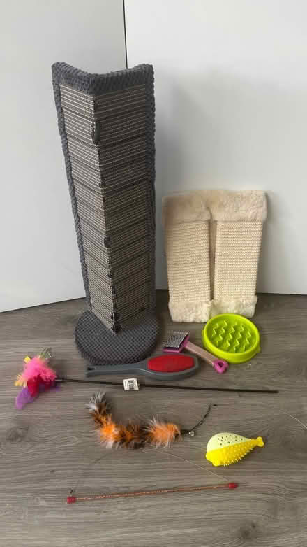 Photo of free Cat scratchers and toys (Ha1) #1