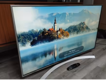 Photo of free 49inch 4k smart TV with issue (East grinstead, Furzefield) #1
