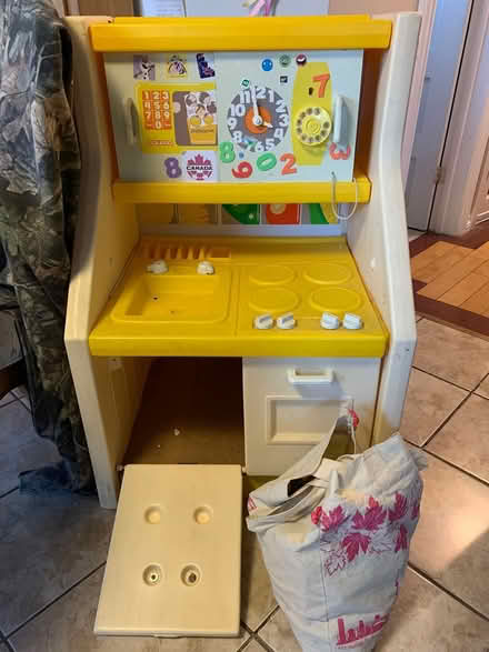 Photo of free Toy kitchen (Keele/Lawrence) #1