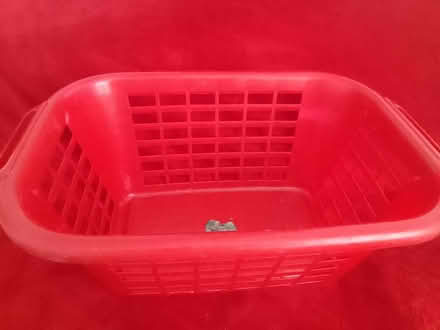 Photo of free laundry basket (Scotstoun, Glasgow) #1