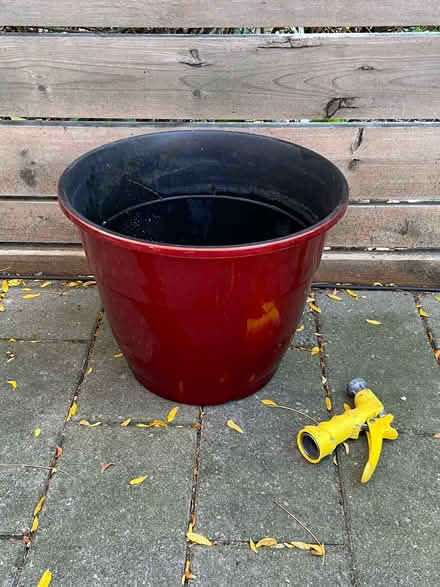 Photo of free Plastic pot (Roncesvalles) #1