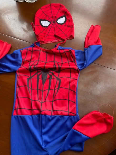 Photo of free Spiderman costume 3 years old (Marchmont EH9) #1