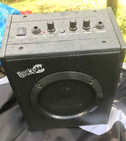 Photo of free Tiny guitar amp (Beckington) #1