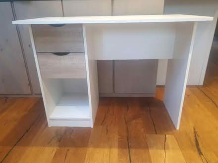 Photo of free Desk with 2 drawers (High Barnet) #1