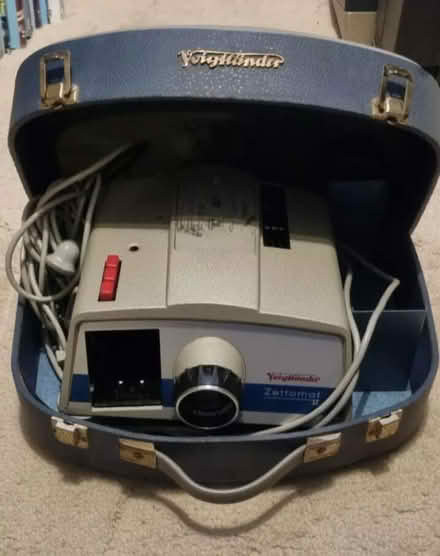 Photo of free Vintage projector (London, SE3) #1