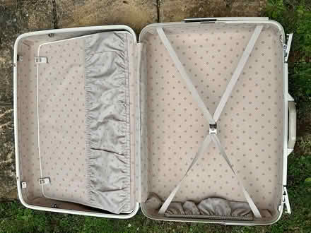 Photo of free Samsonite Large White 75cm Suitcase (AL5 4XT) #3