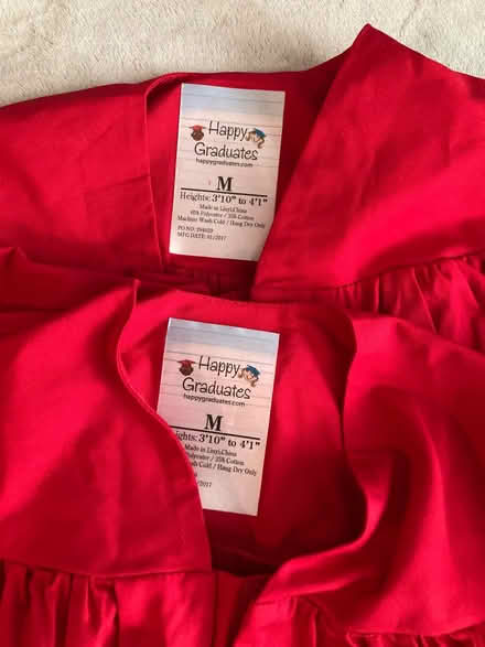 Photo of free 5 graduation gowns (Bronx) #3