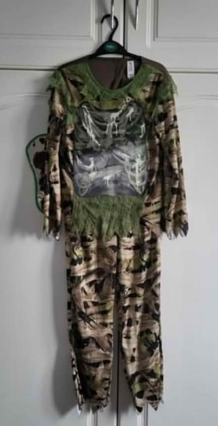 Photo of free Halloween costume (Heston UB2) #1